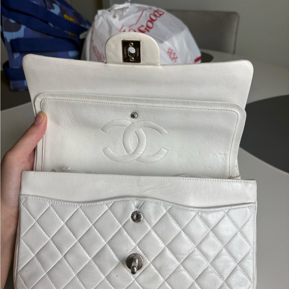 Chanel Classic Flap White Size Medium - Picture 14 of 16